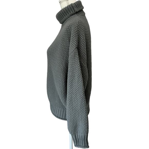 YEXIPO Chunky Turtleneck Gray Sweater Size Medium Relaxed Fit Minimalist Boho - Picture 6 of 10